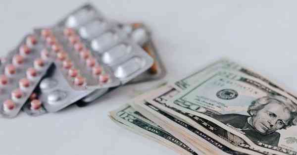 AI绘画机械人正面（怎么画AI机器人）