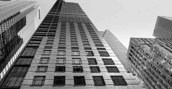 人工智能机器人和人谈恋爱