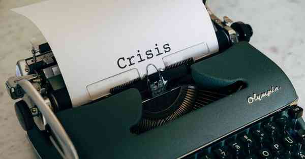 人工智能机器人和人谈恋爱