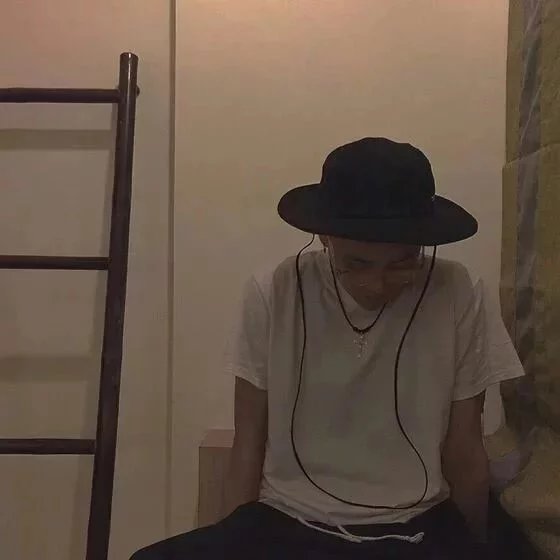 方秀婷启