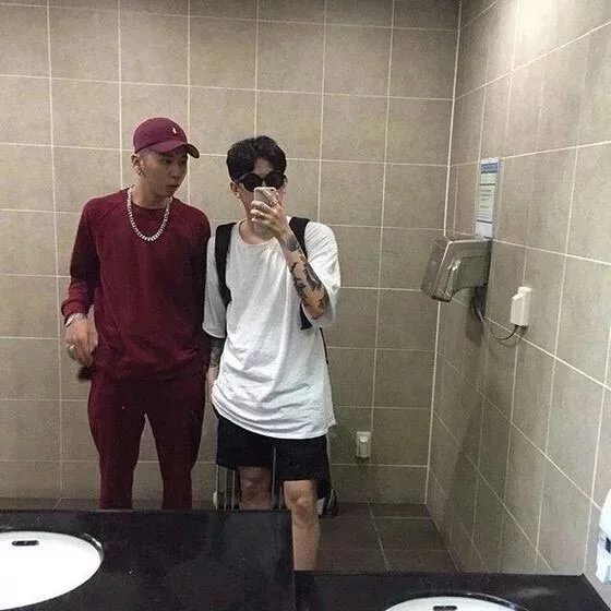 毛媚岩保